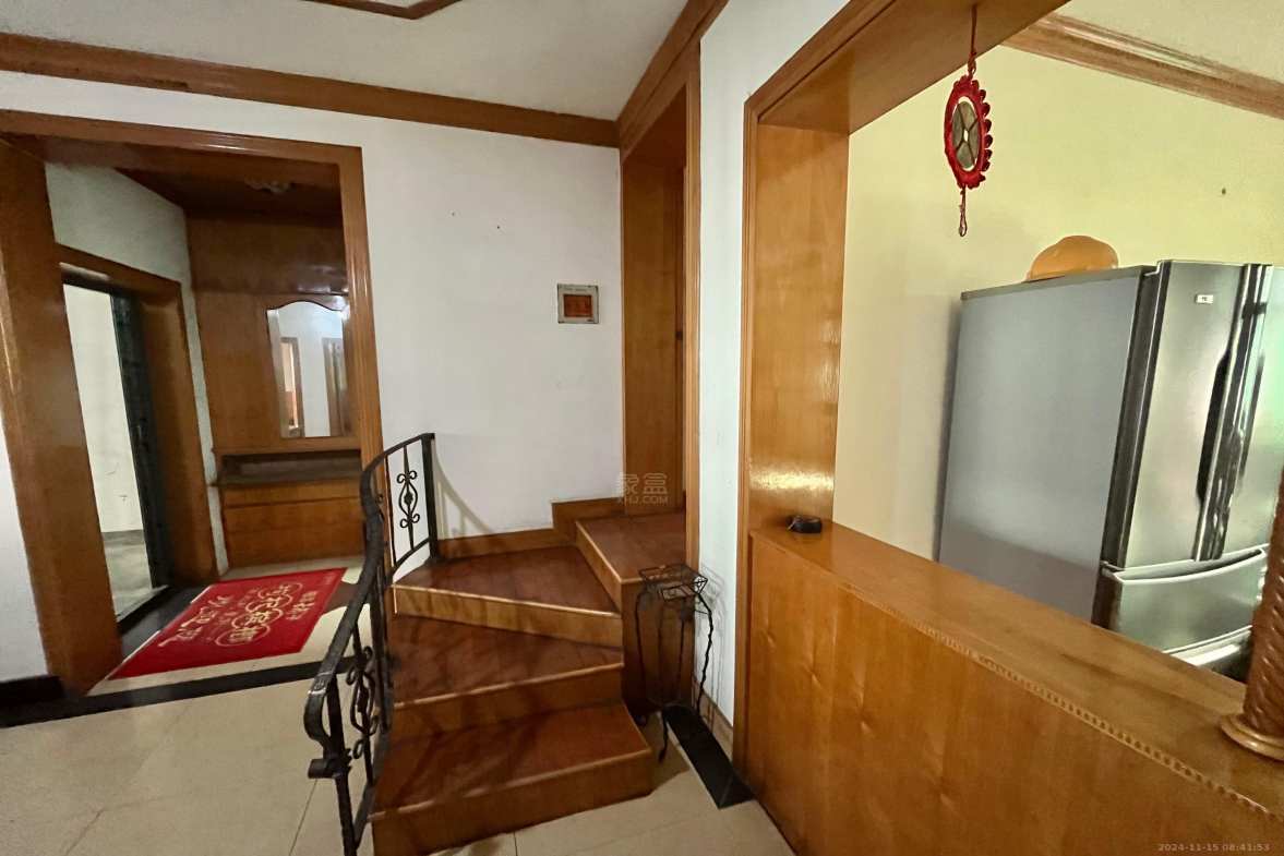 新天地小区 3室2厅1卫 1300.0元/月 新天地小区 3室2厅1卫 1300.0元/月室内图