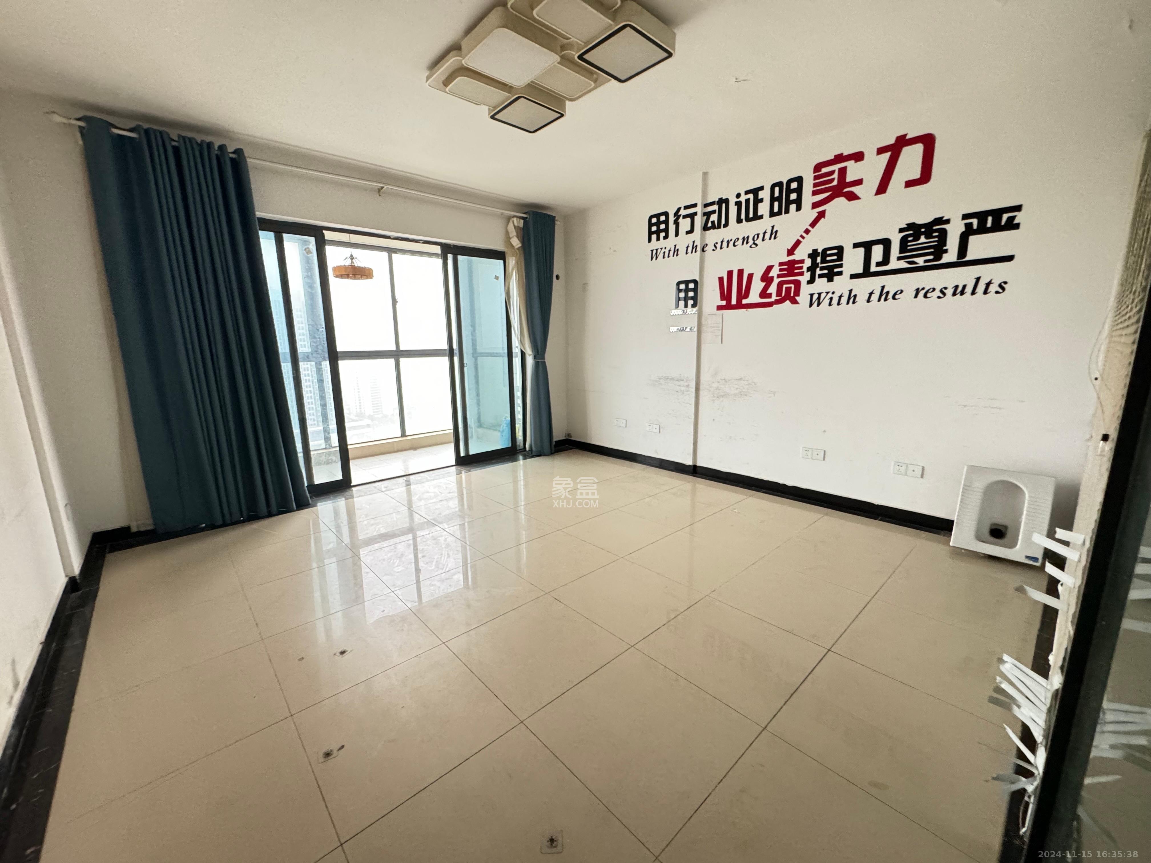 天翼花园（中国电信单位房）  4室2厅3卫   4000.00元/月