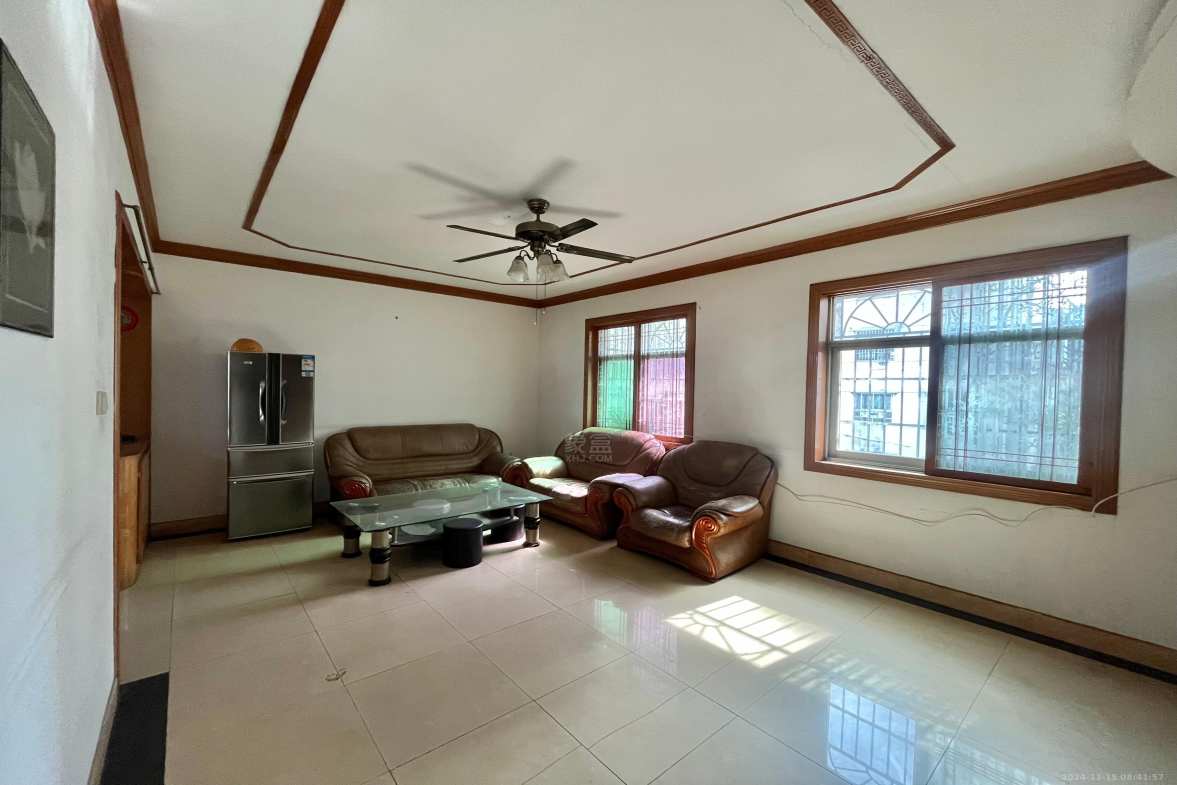 新天地小区 3室2厅1卫 1300.0元/月 新天地小区 3室2厅1卫 1300.0元/月室内图