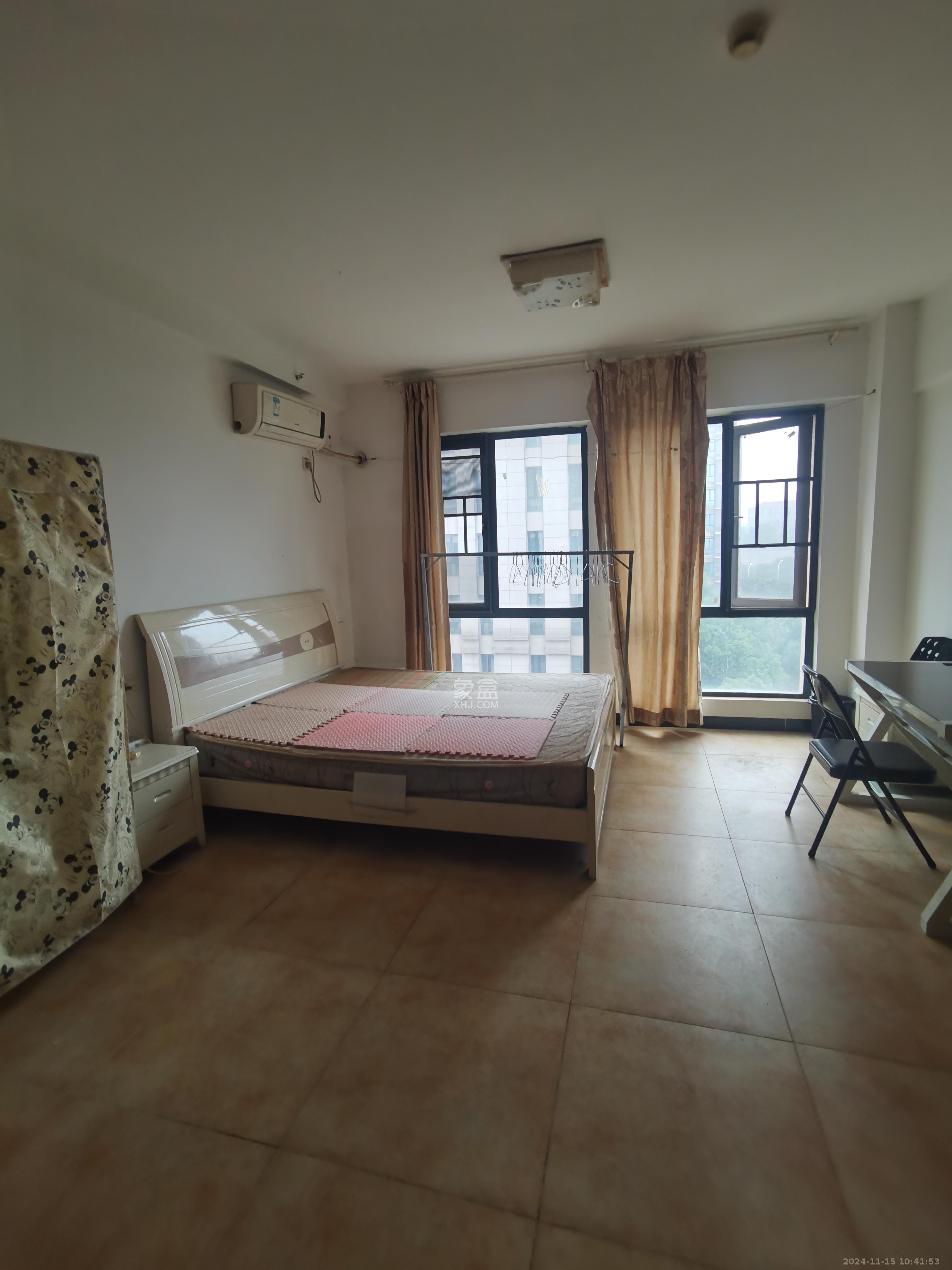 鑫远微中心  1室1厅1卫    1200.0元/月