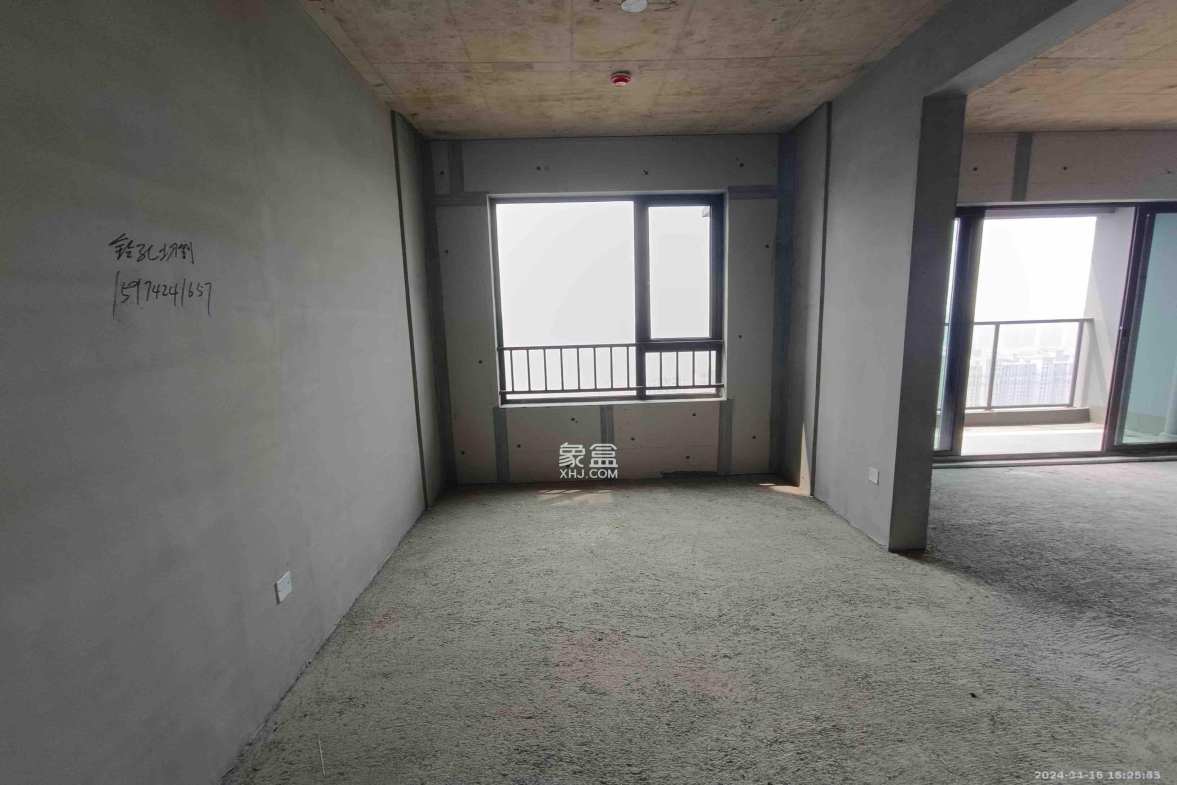 正荣滨江紫阙台  4室2厅2卫   2500.00元/月室内图