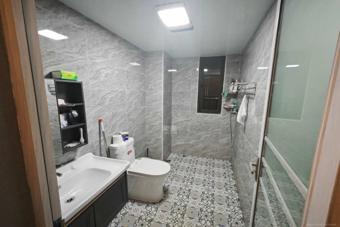 卓越浅水湾  5室2厅2卫   3500.00元/月室内图