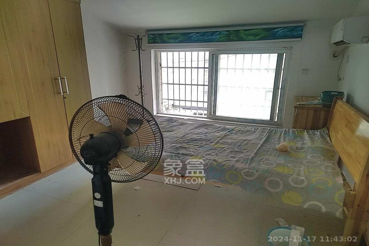 好家园  4室3厅2卫   1800.00元/月室内图1