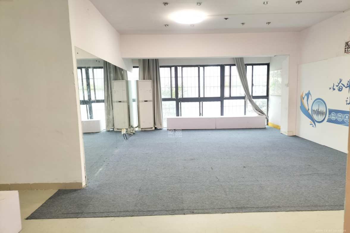 家和苑（原梅溪湖保障性住房一期）  4室2厅3卫   3000.00元/月室内图