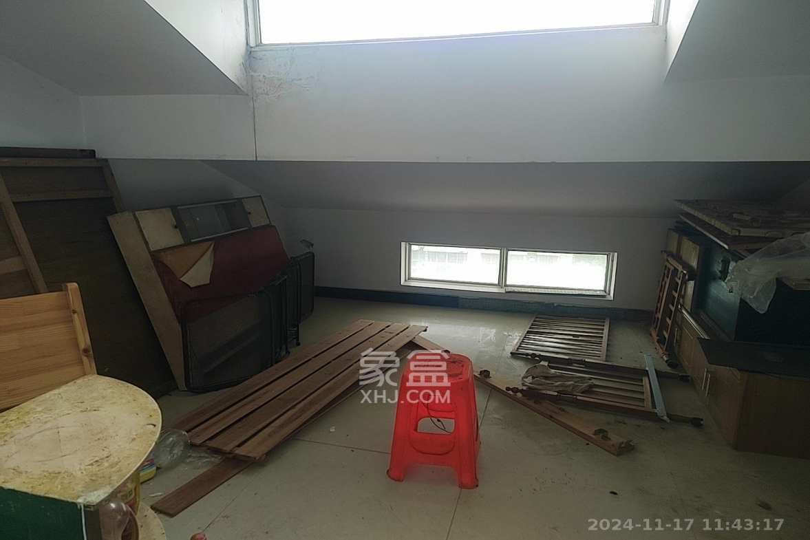 好家园  4室3厅2卫   1800.00元/月室内图