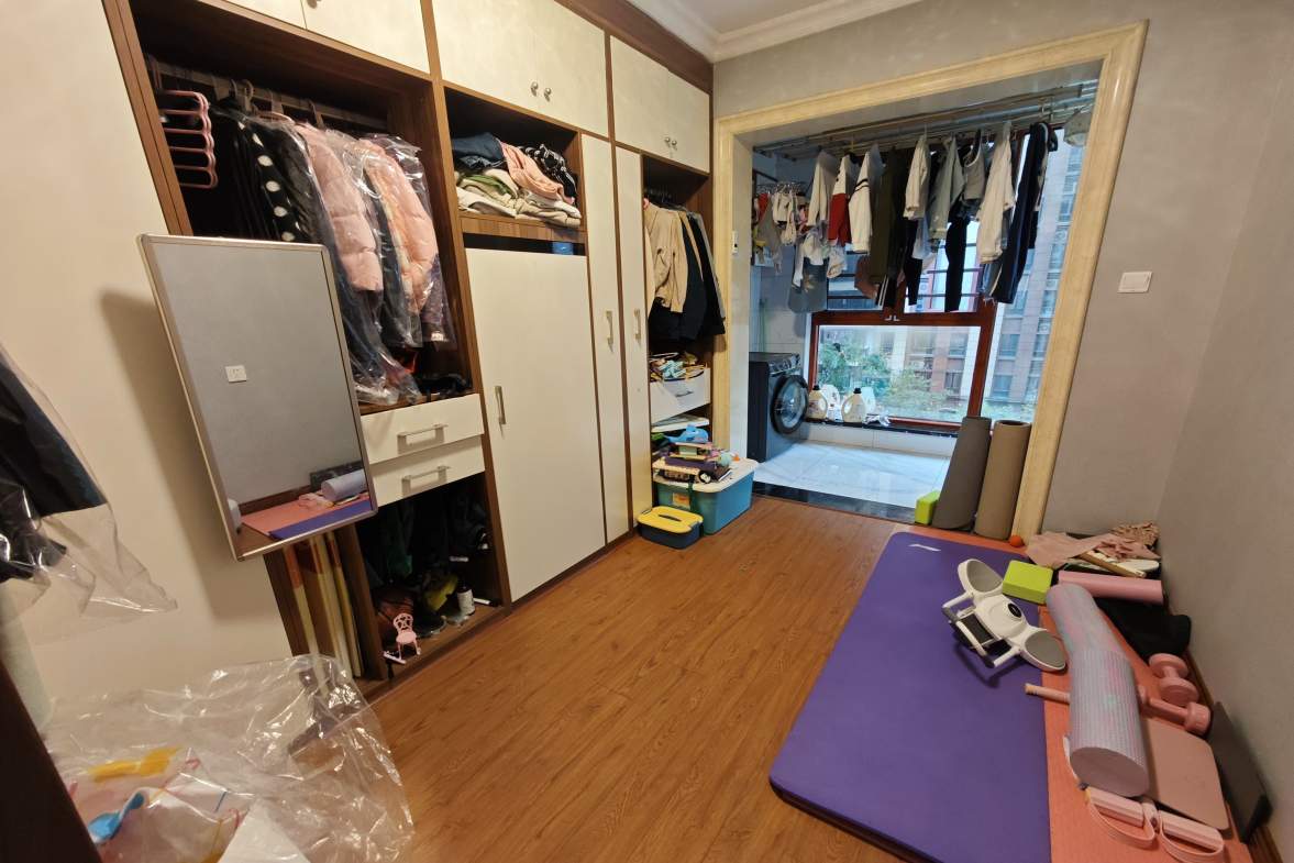 碧桂园豪园  4室2厅2卫    108.0万室内图1