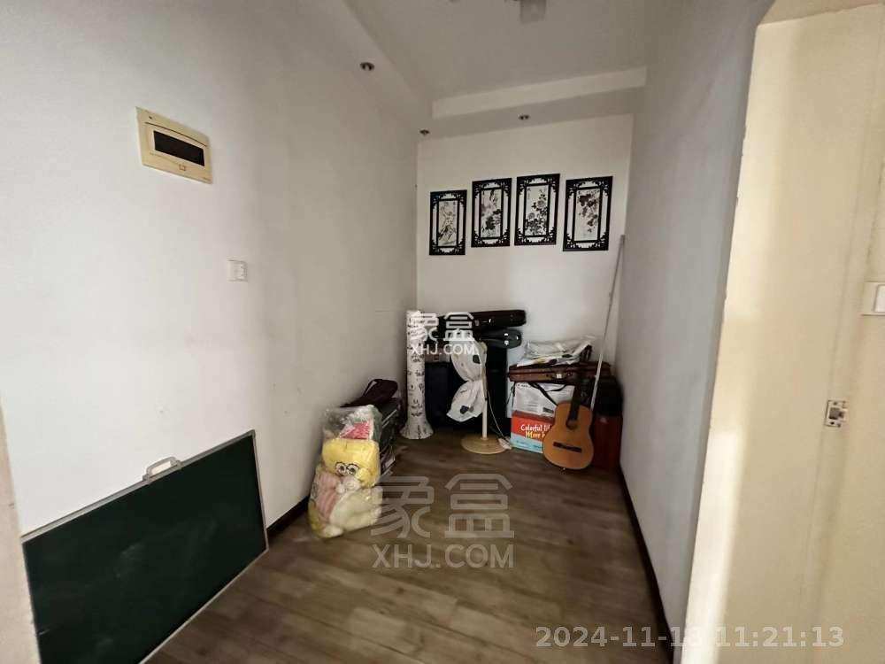 钻石怡园  3室2厅1卫   1600.00元/月室内图