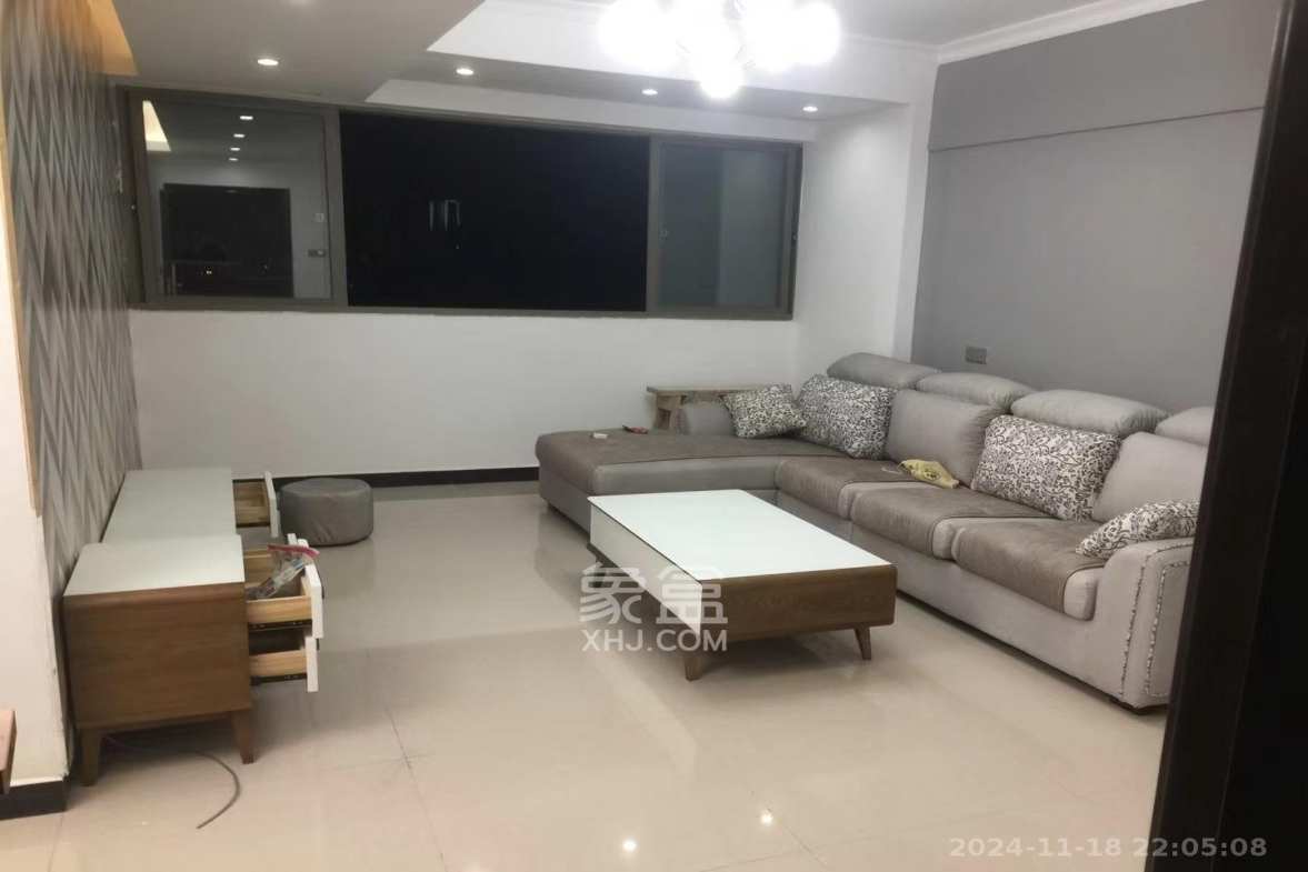 阳光晶城  2室2厅1卫   2400.00元/月室内图