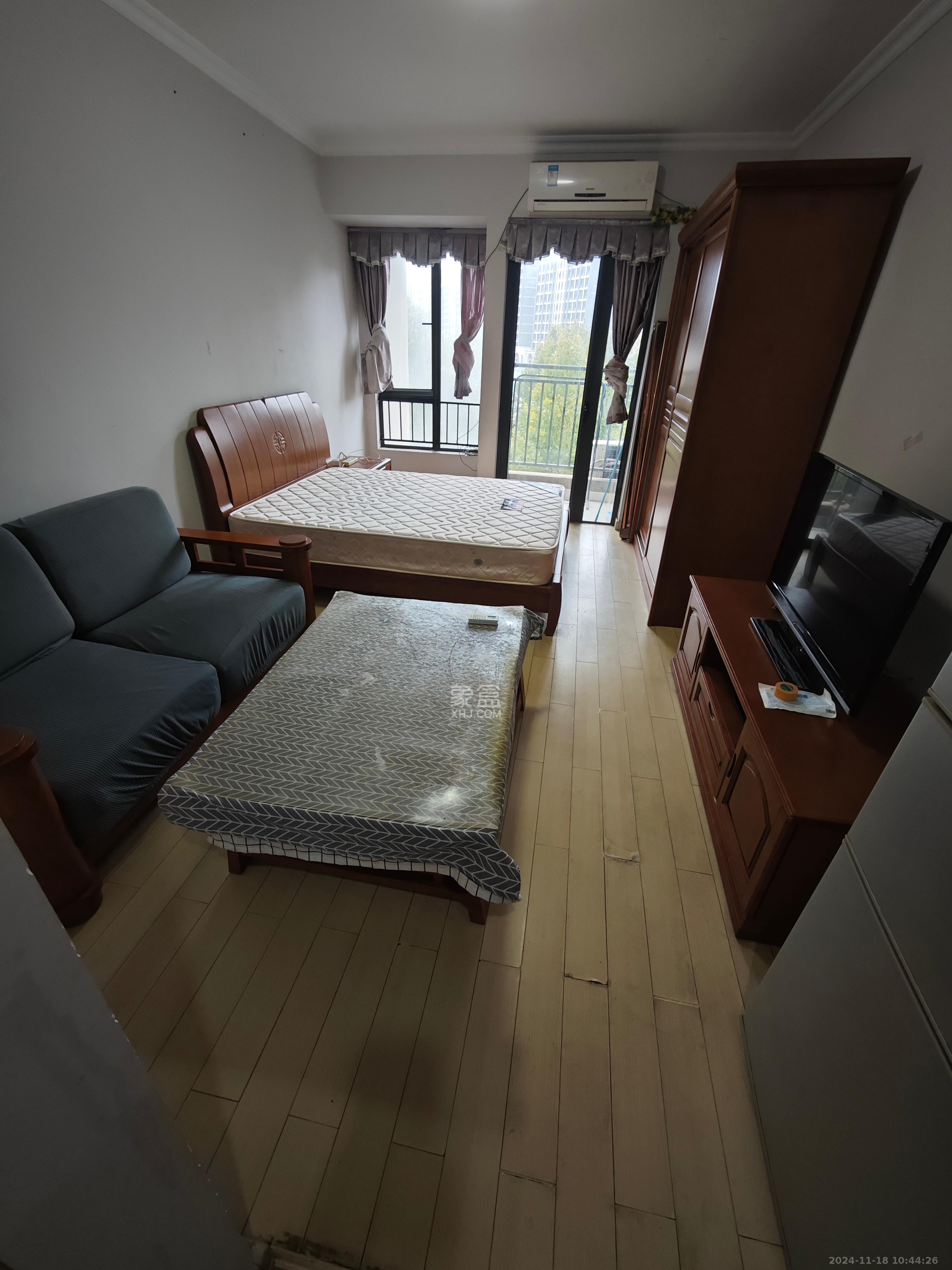 万科城市花园  1室1厅1卫    1500.0元/月