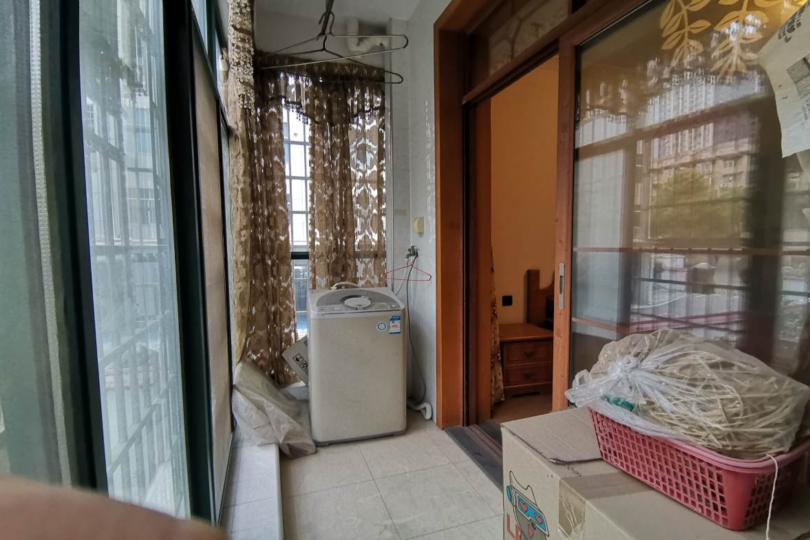 吉泰丽园  1室0厅0卫    55.0万客厅