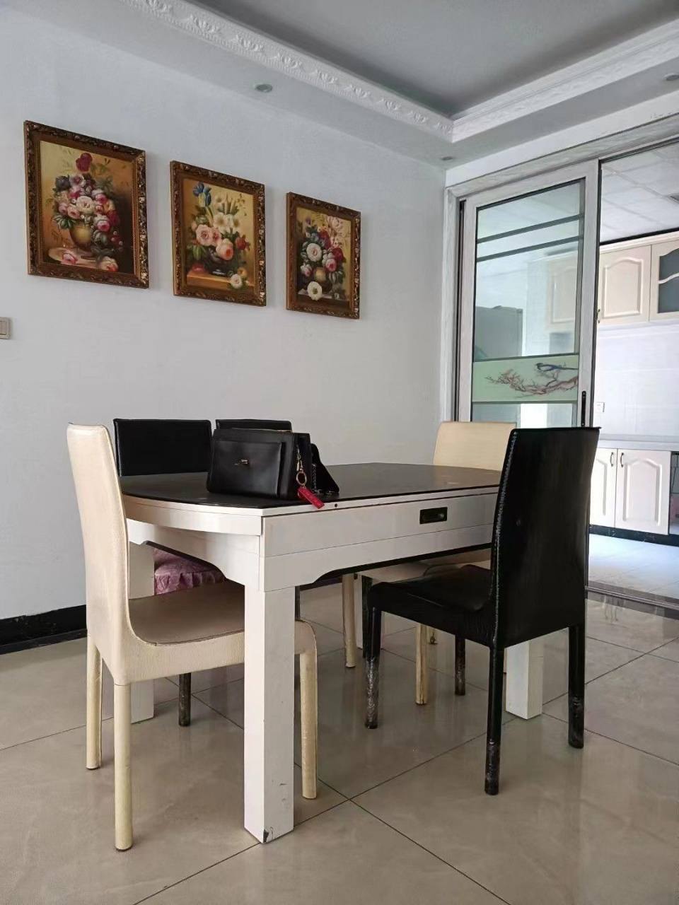 吉泰丽园  3室1厅2卫    1800.0元/月室内图