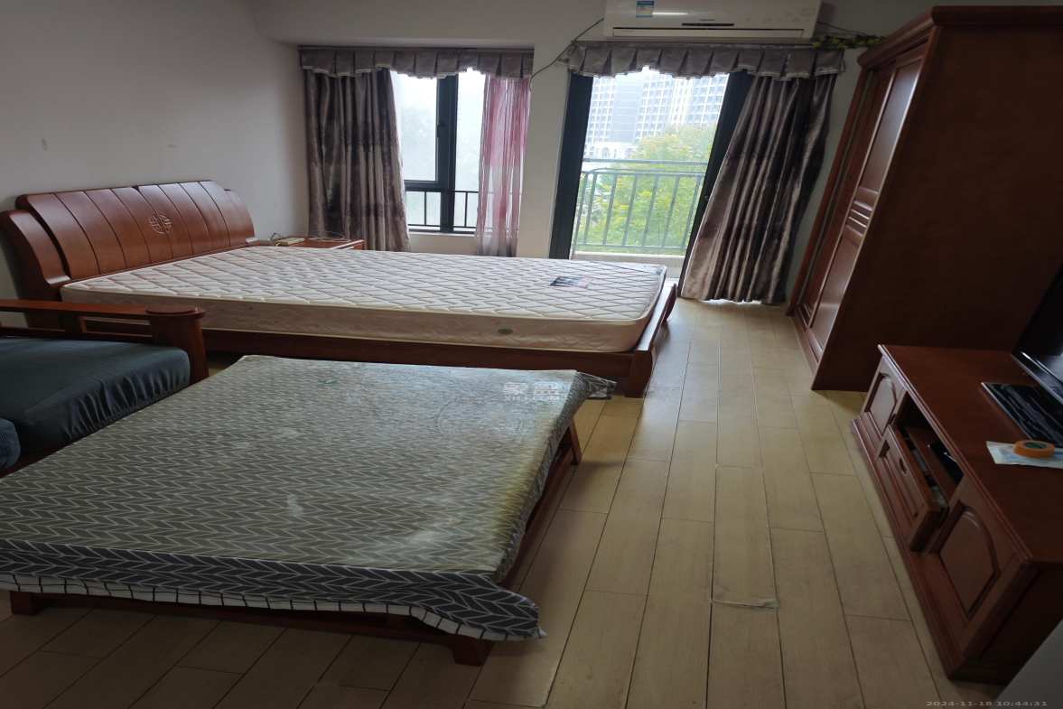 万科城市花园  1室1厅1卫   1500.00元/月室内图