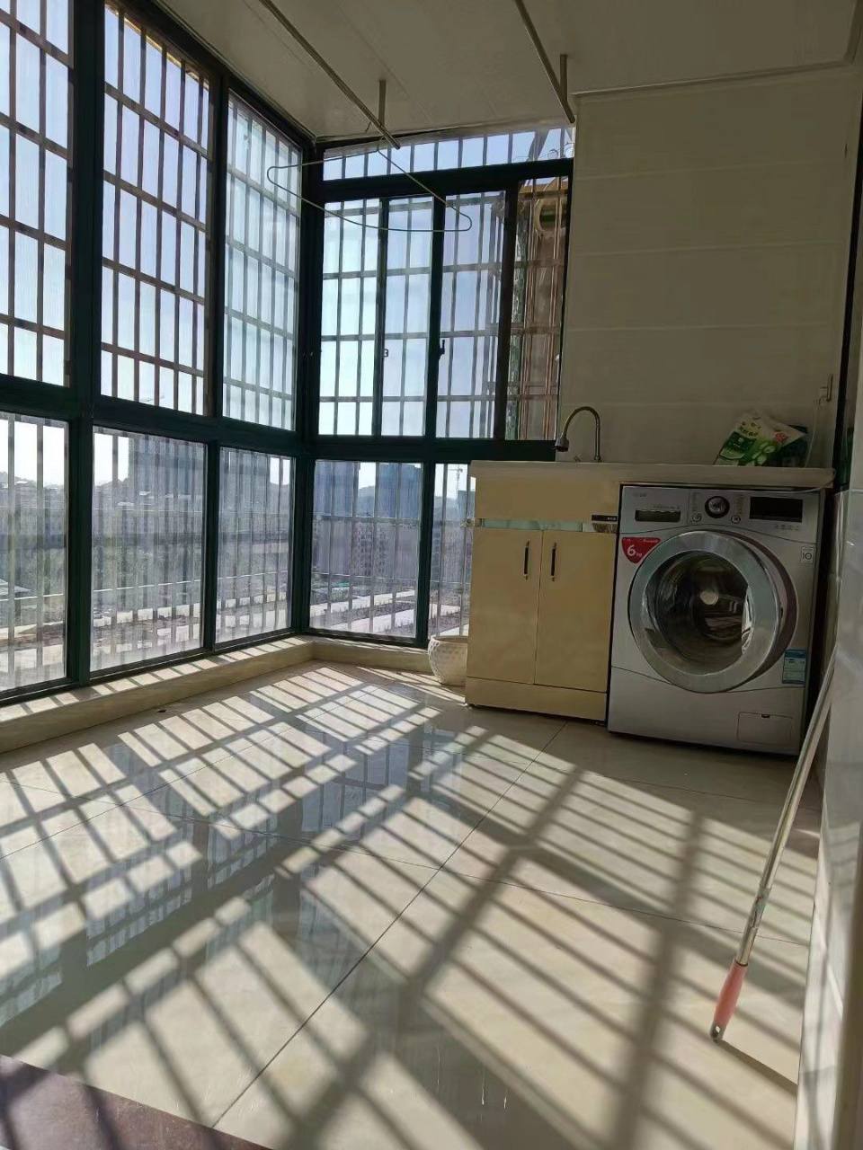 吉泰丽园  3室1厅2卫    1800.0元/月室内图