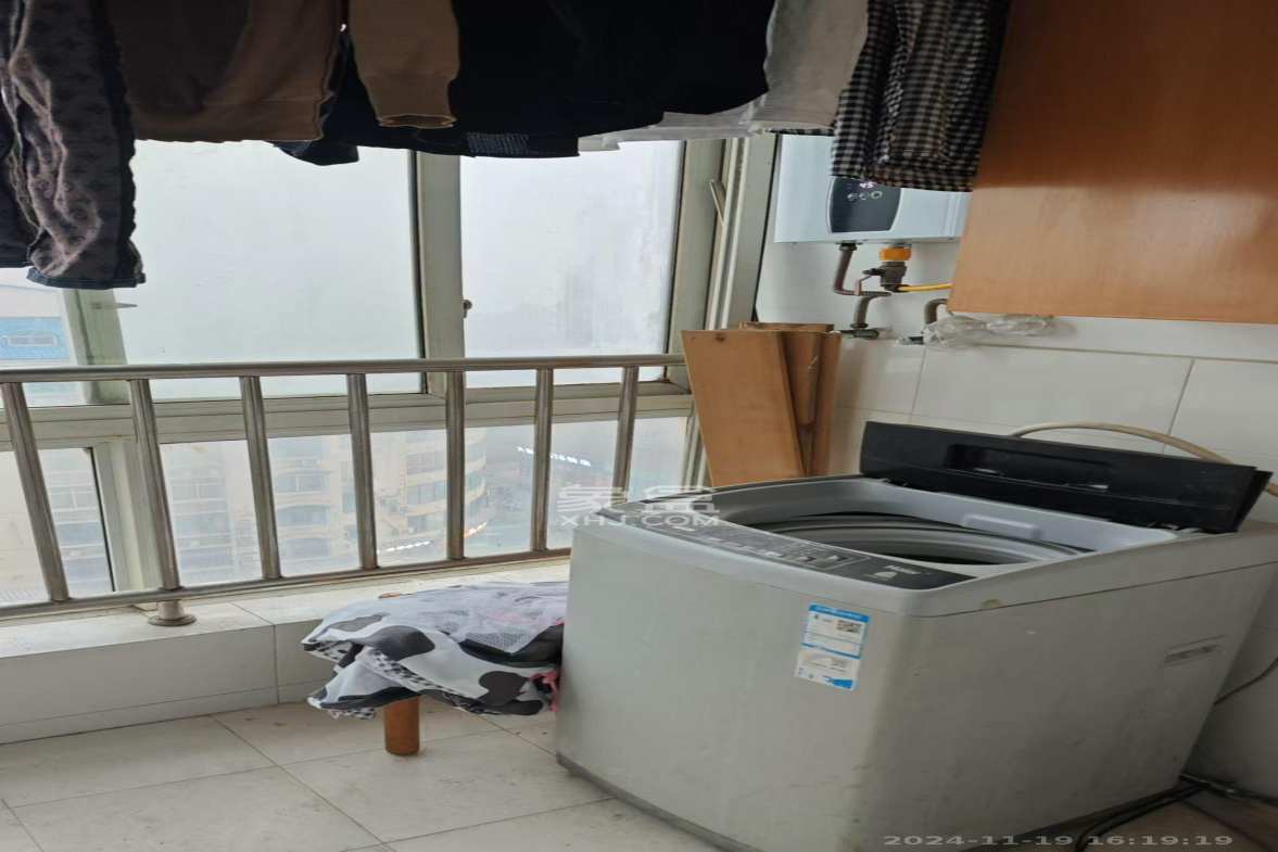 三王丽都  2室1厅1卫   2400.00元/月室内图