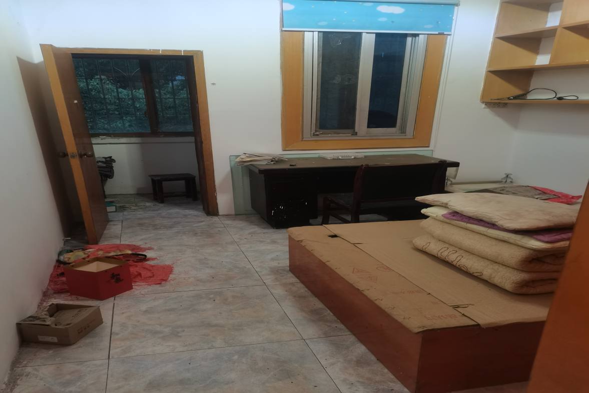 一小家属楼  2室1厅1卫    900.0元/月室内图