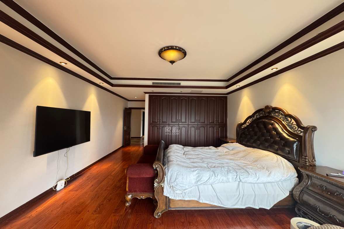 藏珑湖上国际花园  5室3厅3卫    13000.0元/月室内图