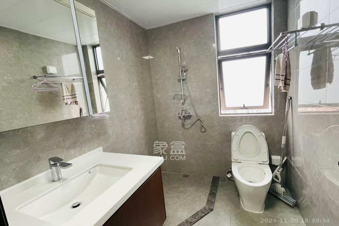 北辰瀚江府  4室2厅2卫    7800.0元/月室内图