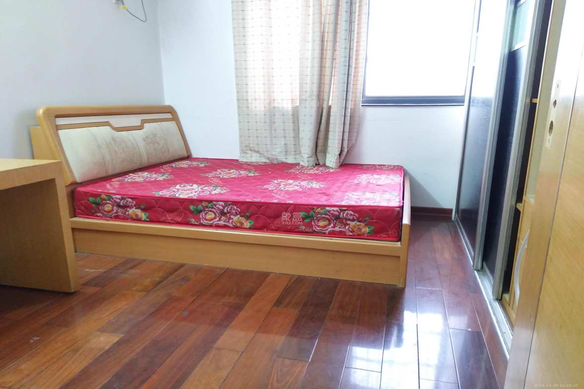 阳光100一期、四五期  3室2厅2卫    2500.0元/月室内图