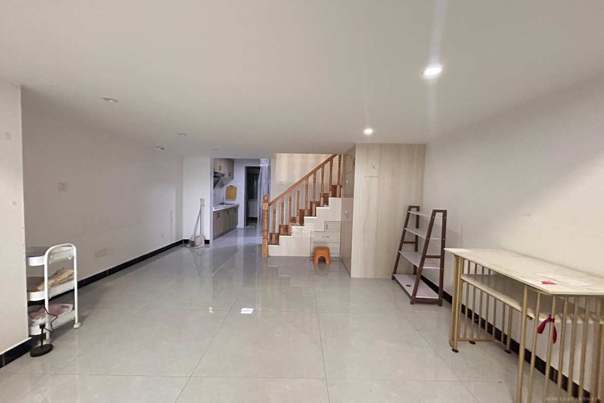 荣悦台  1室1厅1卫   2300.00元/月室内图