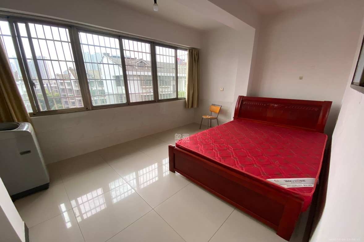 兴联母山小区  2室1厅1卫    1000.0元/月室内图1