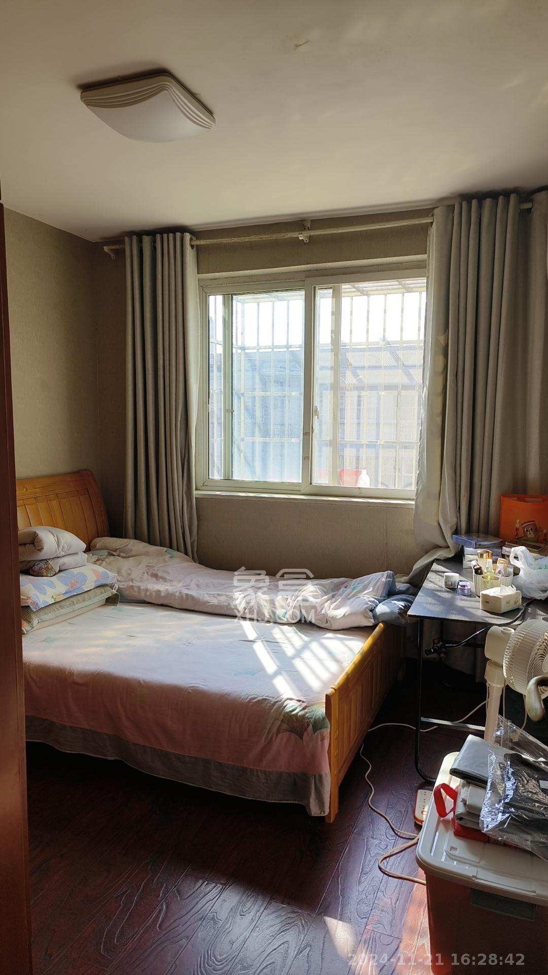 鄱阳小区  3室2厅1卫    1400.0元/月室内图