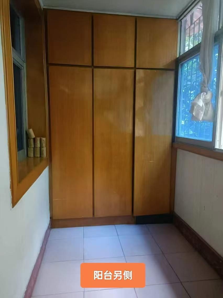 行署十单位家属房  3室1厅1卫    1000.0元/月室内图