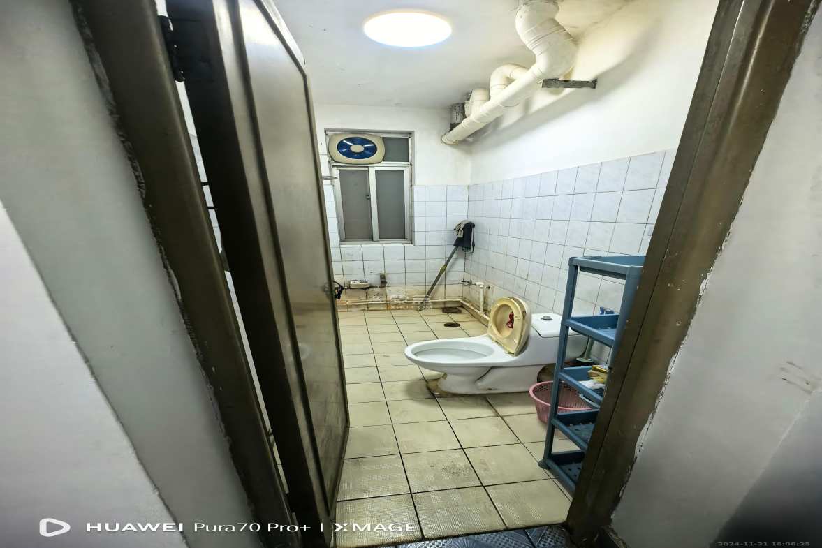 上民航宿舍 3室1厅1卫 1600.0元/月 上民航宿舍 3室1厅1卫 1600.0元/月室内图