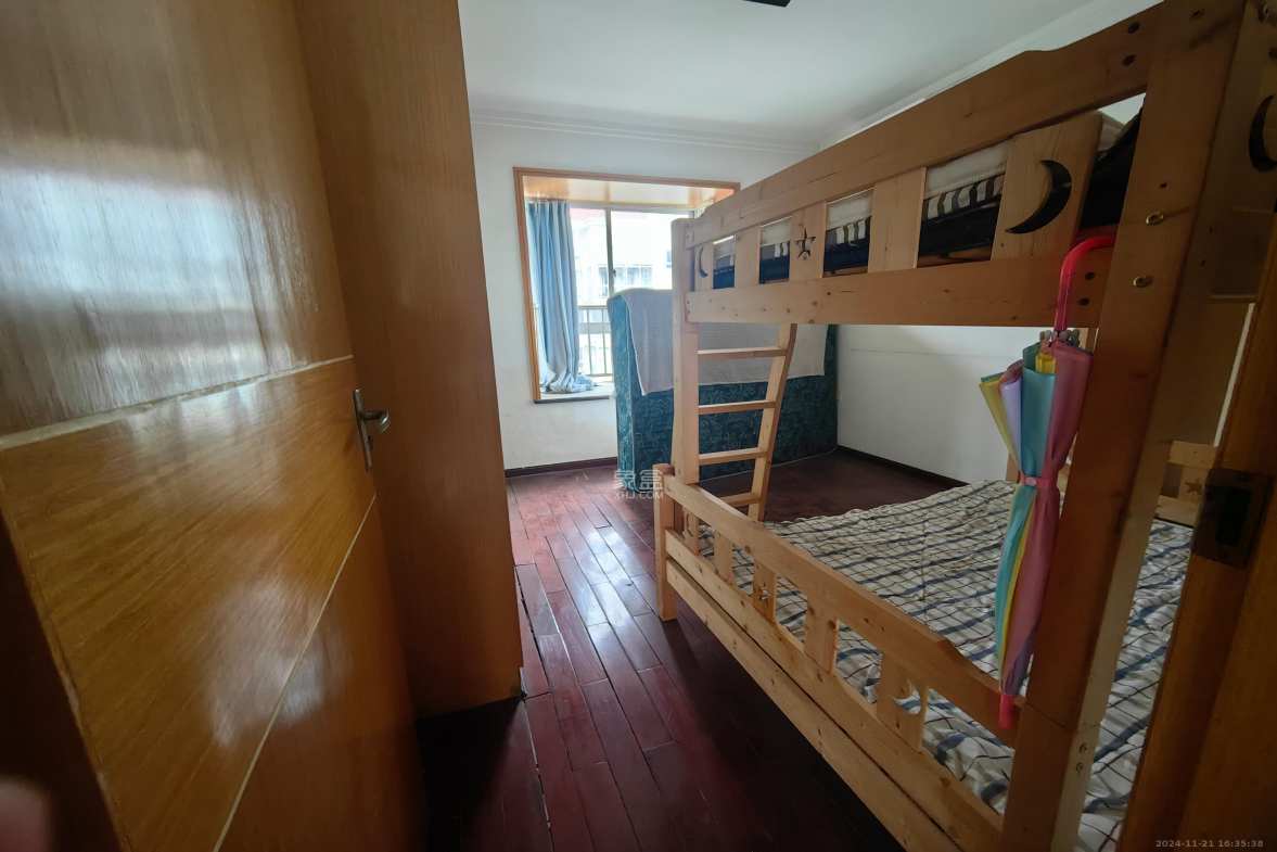 华银园  3室2厅2卫    3000.0元/月 华银园  3室2厅2卫    3000.0元/月室内图