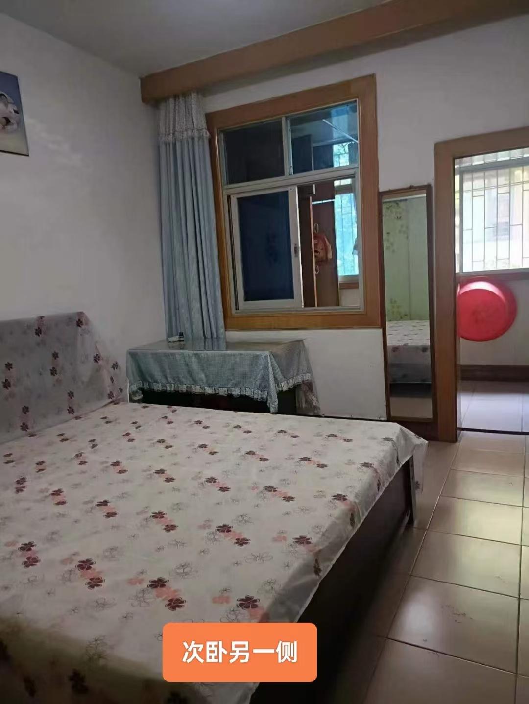 行署十单位家属房  3室1厅1卫    1000.0元/月室内图