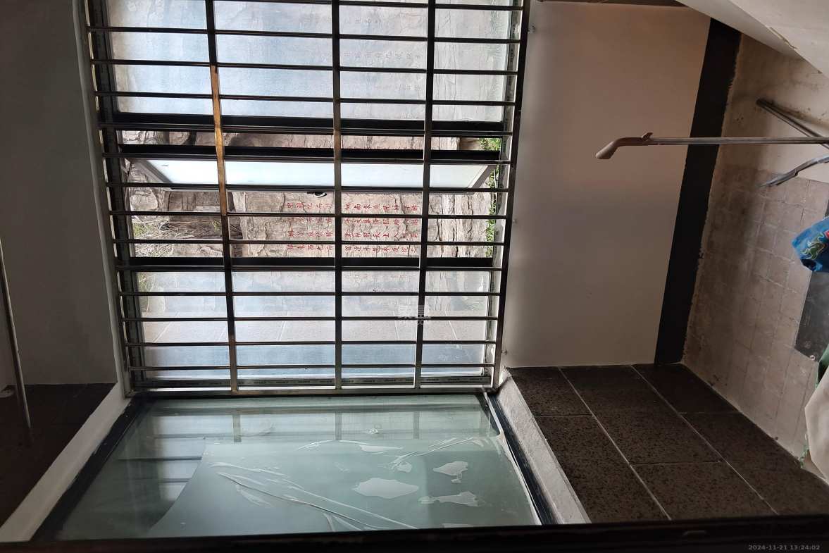 湘府9号  3室2厅1卫   2500.00元/月室内图