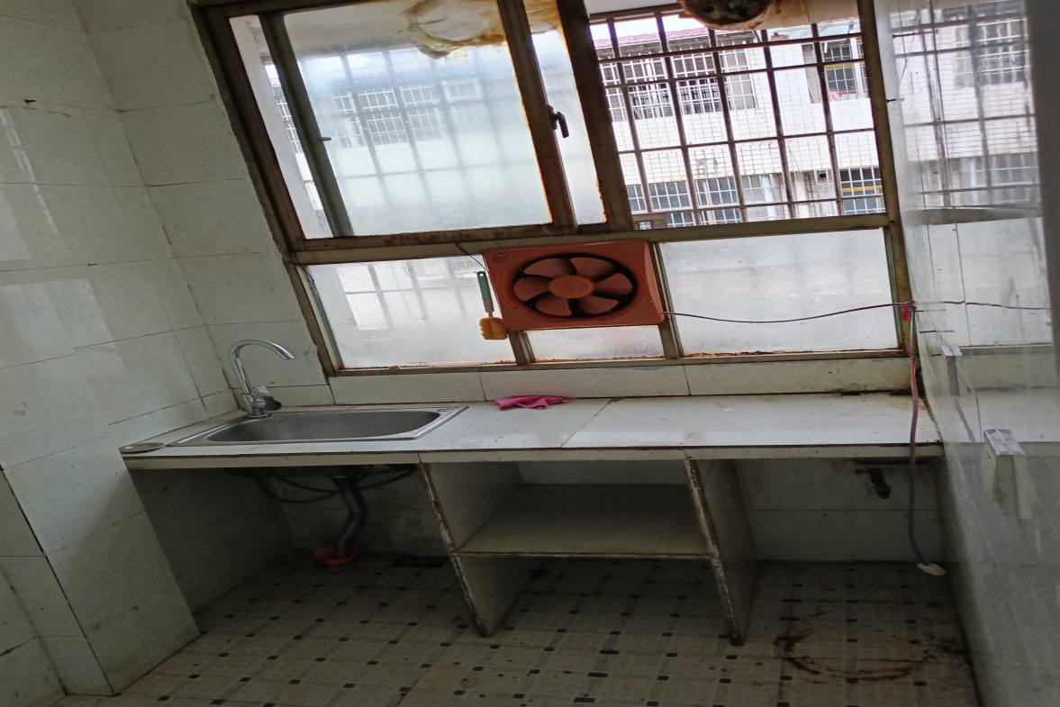 罗家小区西区  2室1厅1卫    650.0元/月室内图1