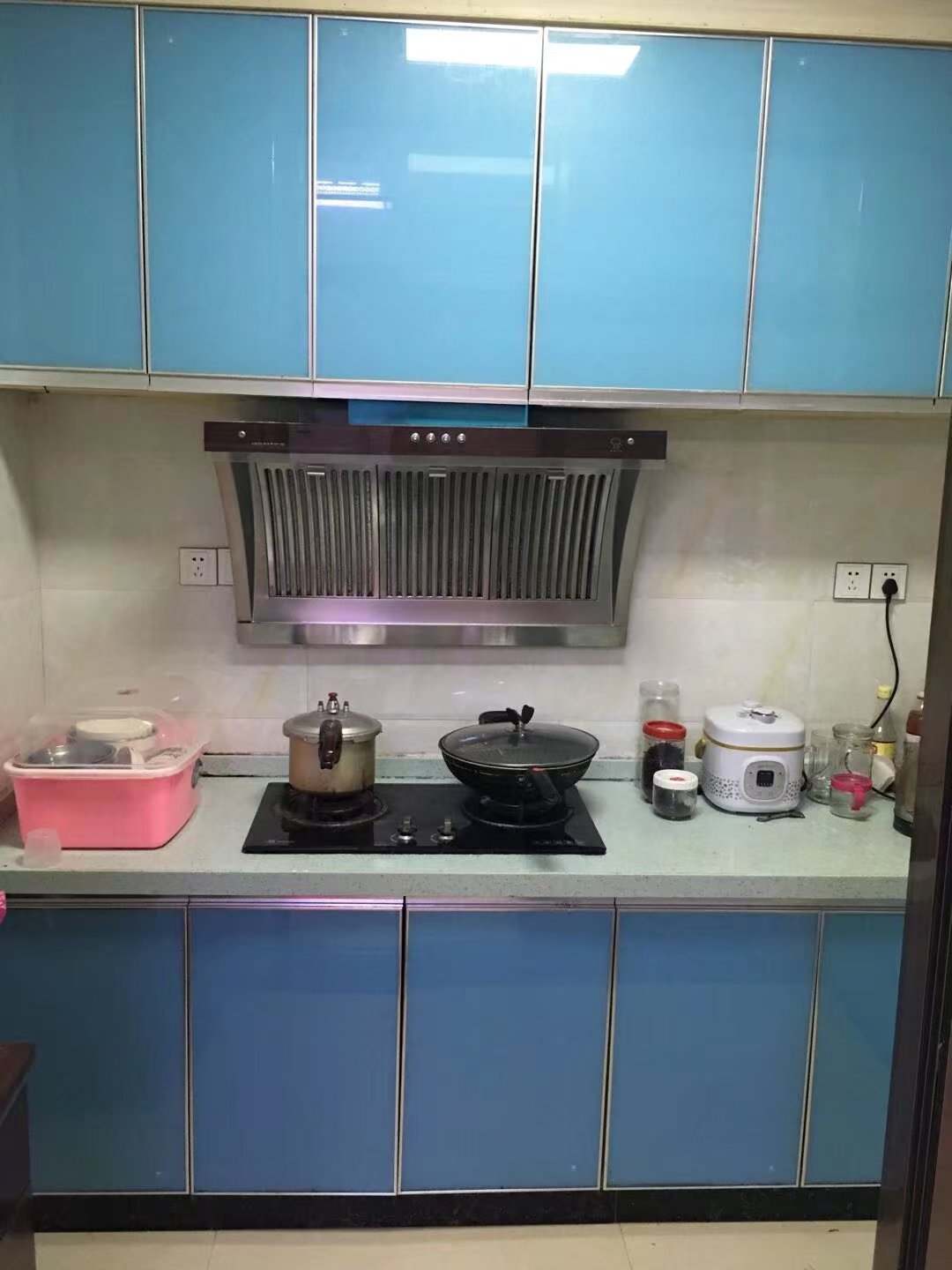 山水名苑  3室2厅2卫    1500.0元/月室内图1