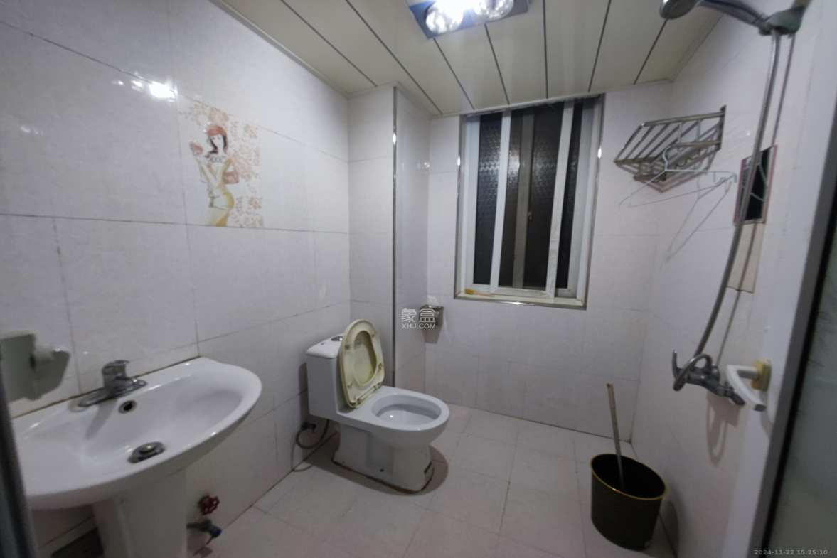 星蓝湾  3室2厅2卫   2800.00元/月室内图