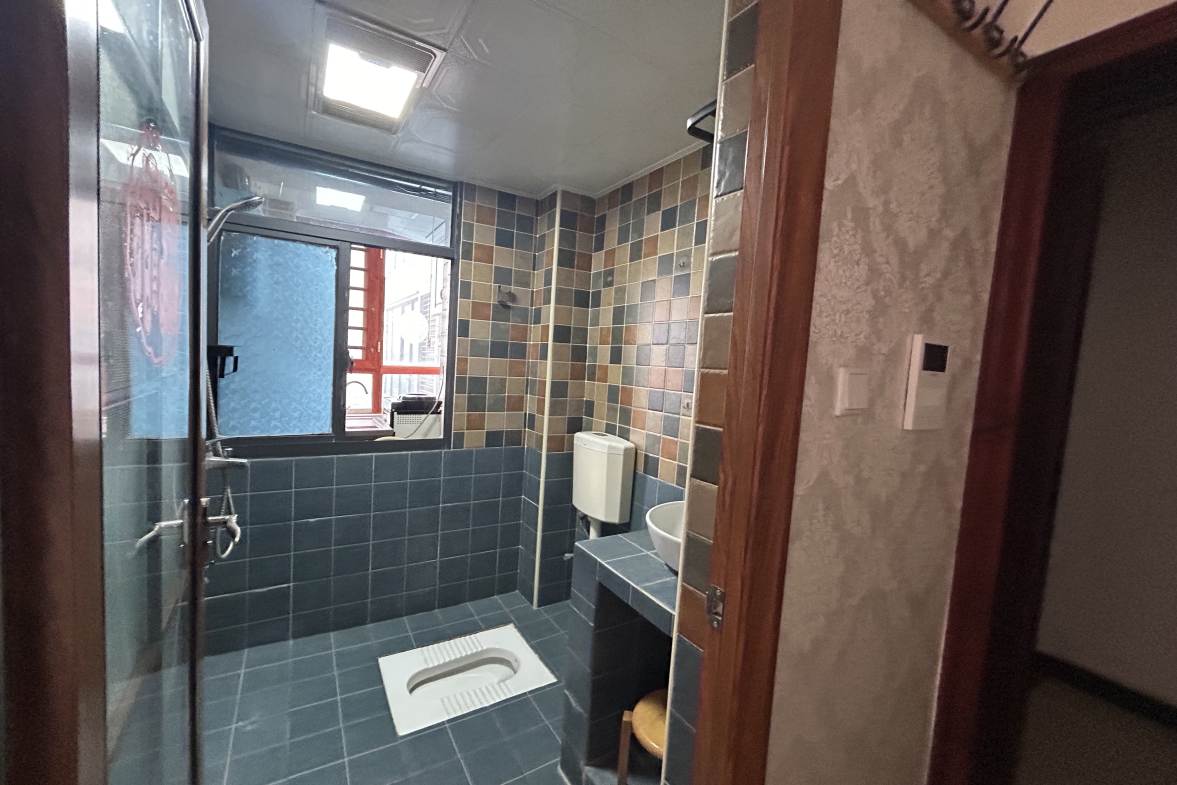 鸿星新天地  1室1厅1卫    1680.0元/月室内图