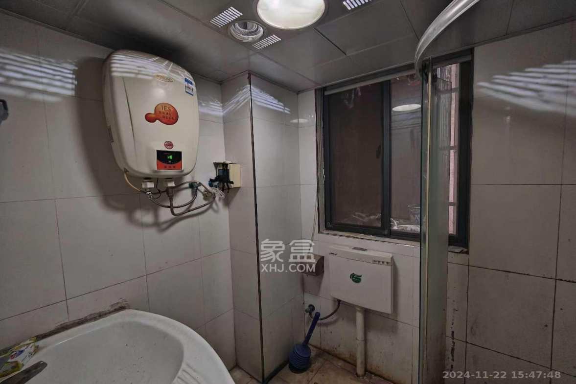 鑫远湘府华城  4室2厅2卫   2700.00元/月室内图