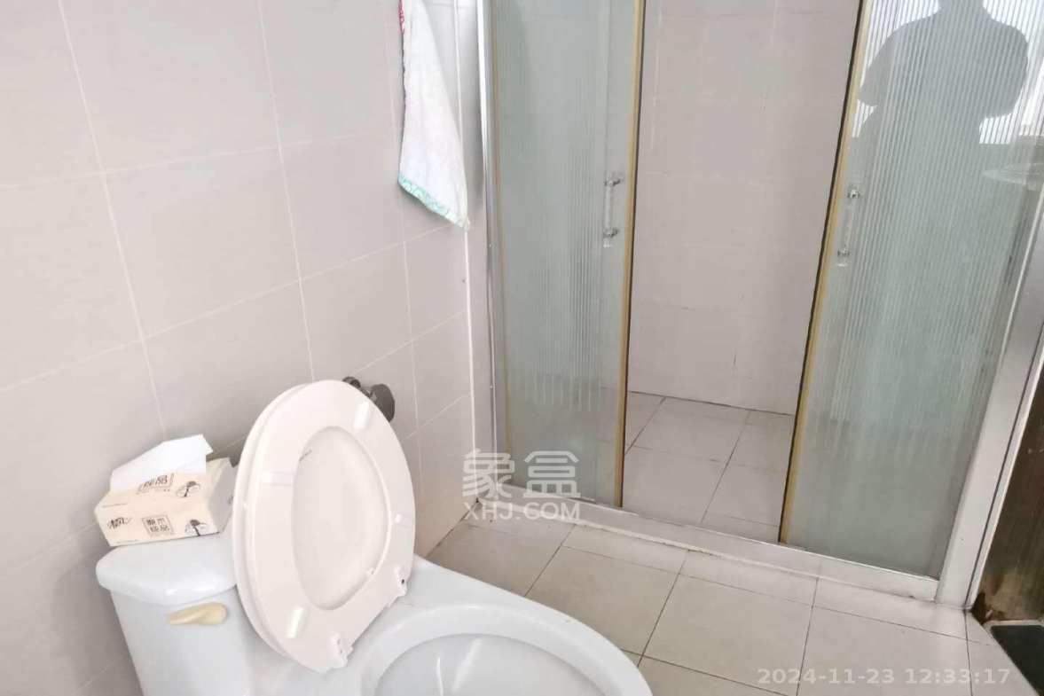 一心花苑  3室1厅2卫   4500.00元/月室内图