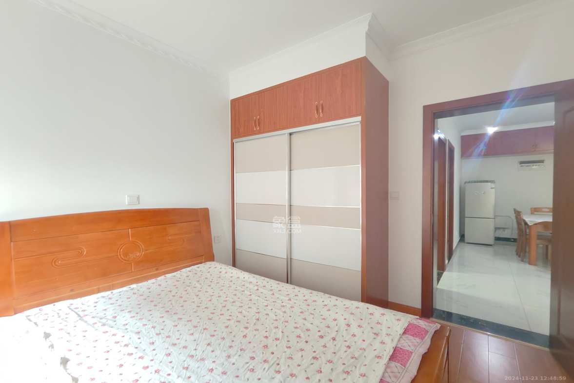 三润城(三润星城)  2室2厅1卫    1600.0元/月 三润城(三润星城)  2室2厅1卫    1600.0元/月室内图