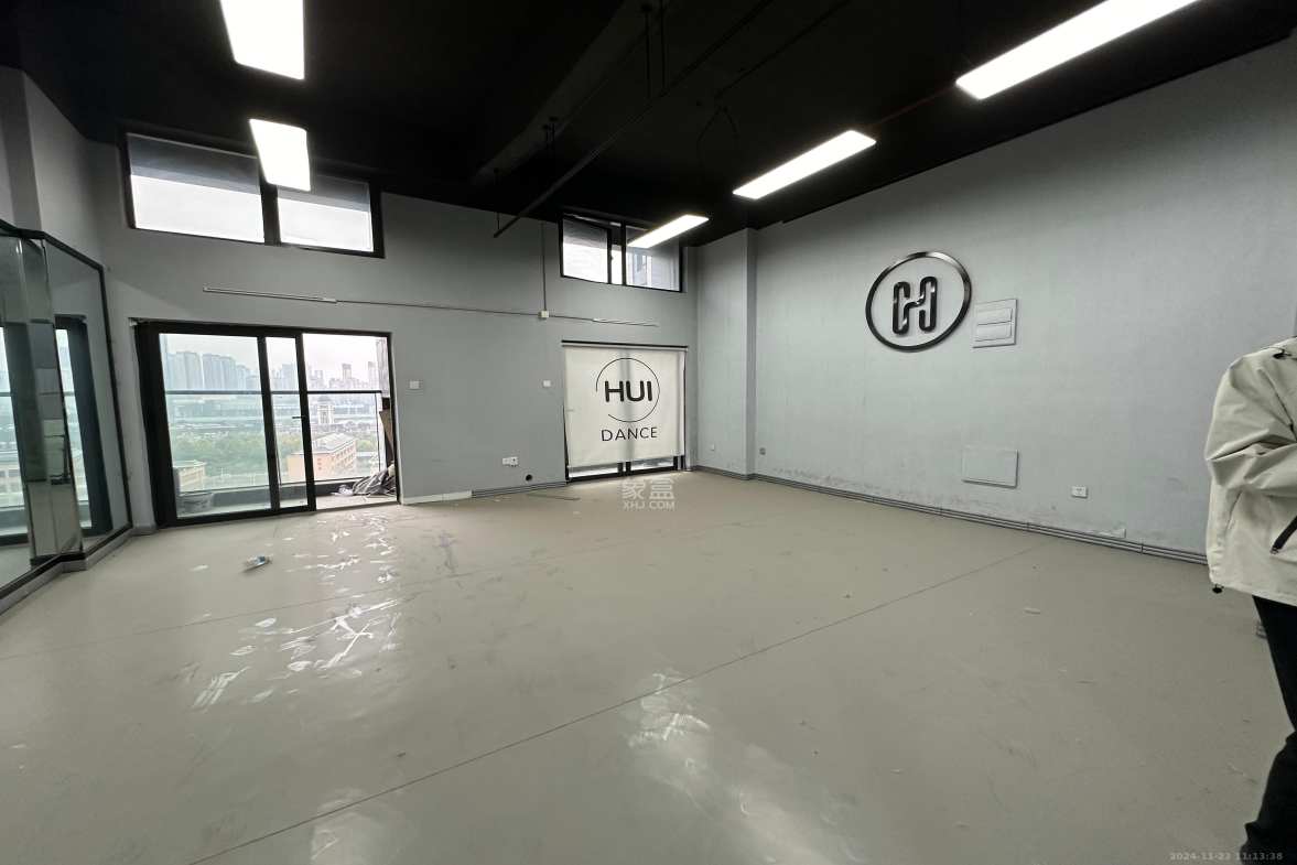万科金色麦田  1室1厅1卫   2100.00元/月室内图