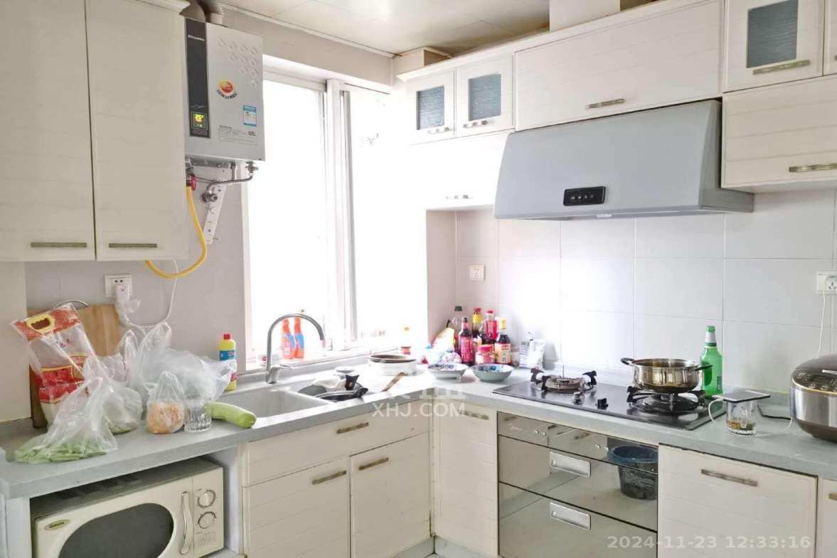 一心花苑  3室1厅2卫   4500.00元/月室内图