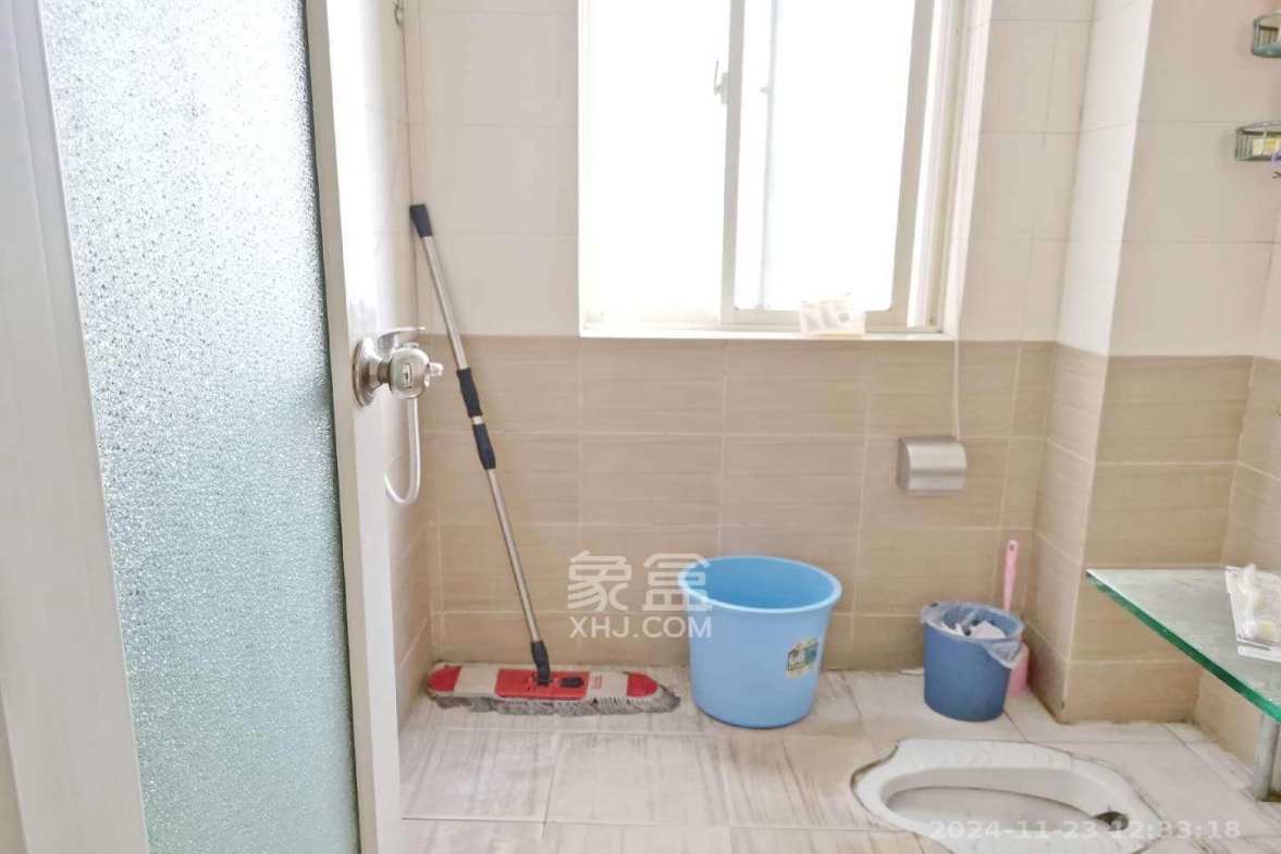 一心花苑  3室1厅2卫   4500.00元/月室内图