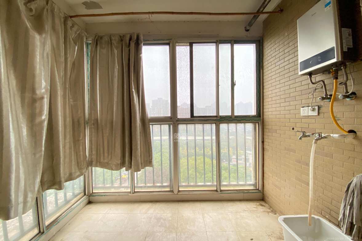 至雅小玲家园  3室2厅2卫   1800.00元/月室内图