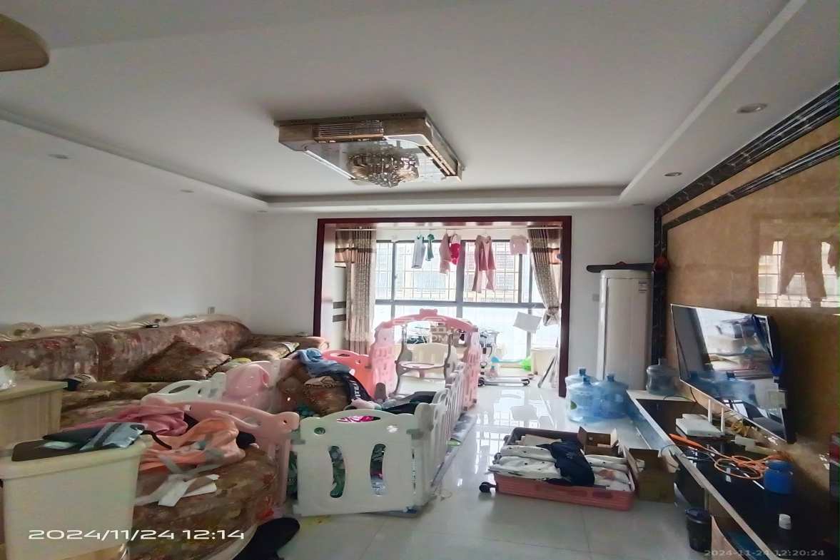 鑫天格林香山  3室2厅2卫   2000.00元/月室内图1