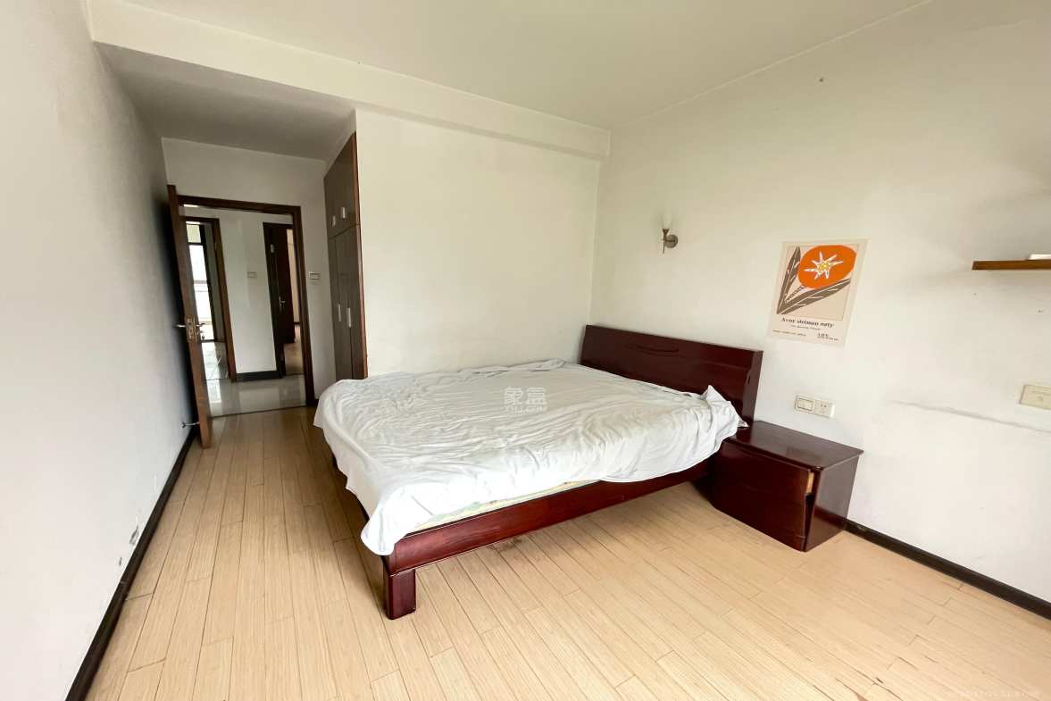 中建桂苑  4室2厅1卫   2600.00元/月室内图