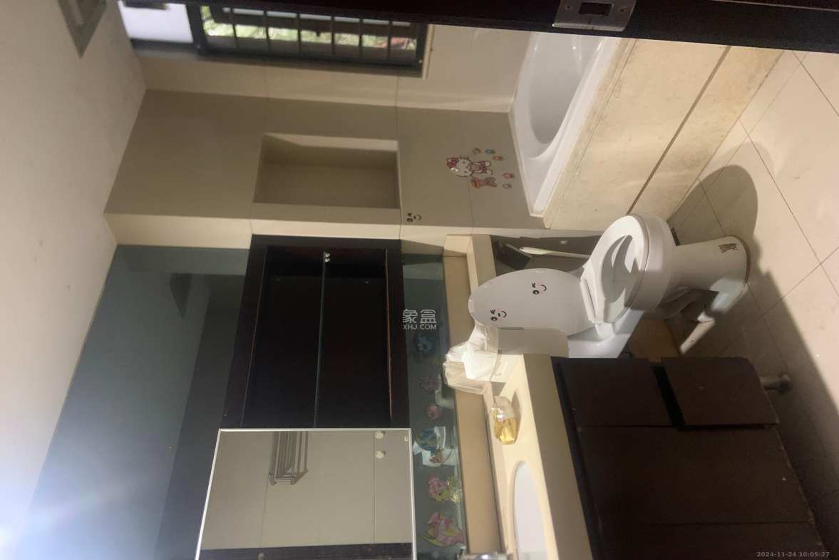珠江花城二期扶水岸  3室2厅2卫   2600.00元/月室内图