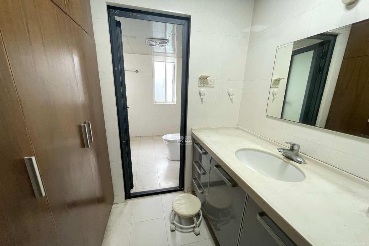 中建桂苑  4室2厅1卫   2600.00元/月室内图