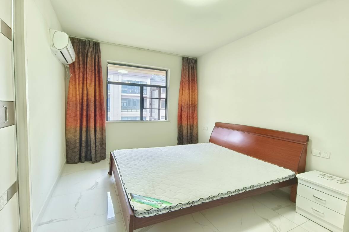 三闾小区  3室2厅2卫   1500.00元/月室内图