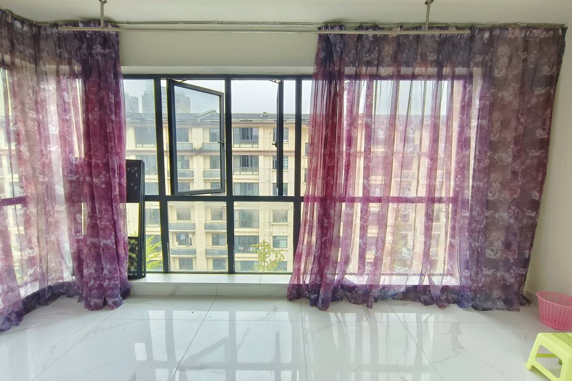三闾小区  3室2厅2卫   1500.00元/月室内图