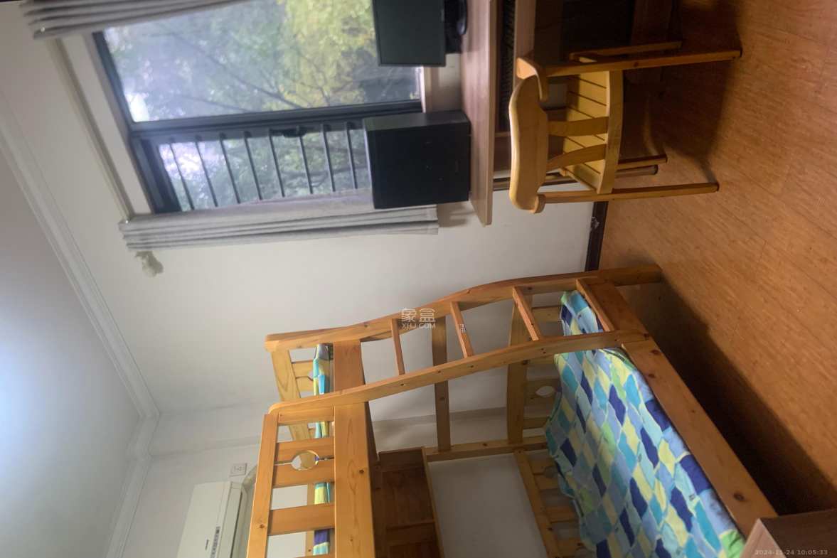 珠江花城二期扶水岸  3室2厅2卫   2600.00元/月室内图