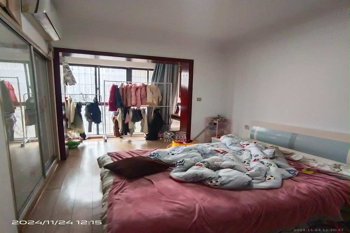 鑫天格林香山  3室2厅2卫   2000.00元/月室内图