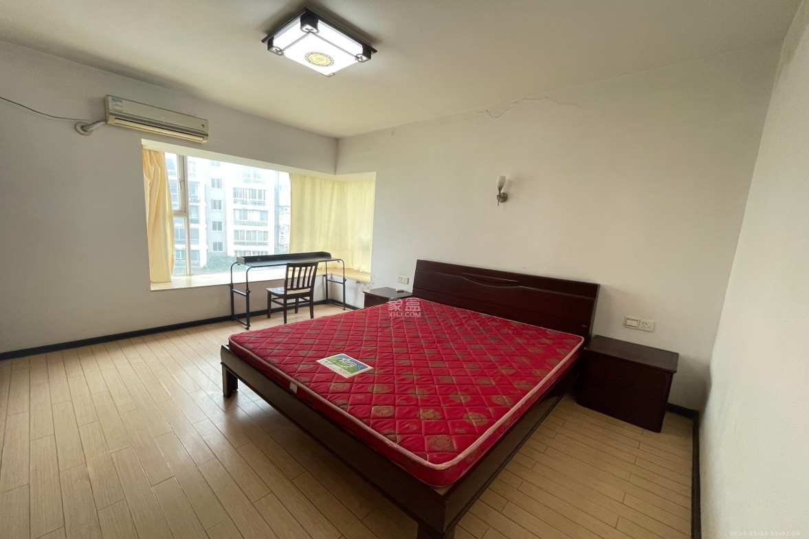 中建桂苑  4室2厅1卫   2600.00元/月室内图